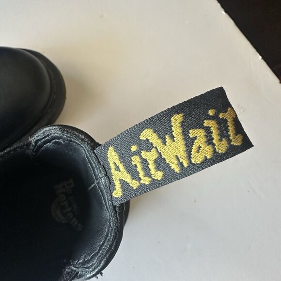 Dr. Martens Airwair Chelsea Ankle Boots Men\'s US 11 Black Leather Pull-On main image 9